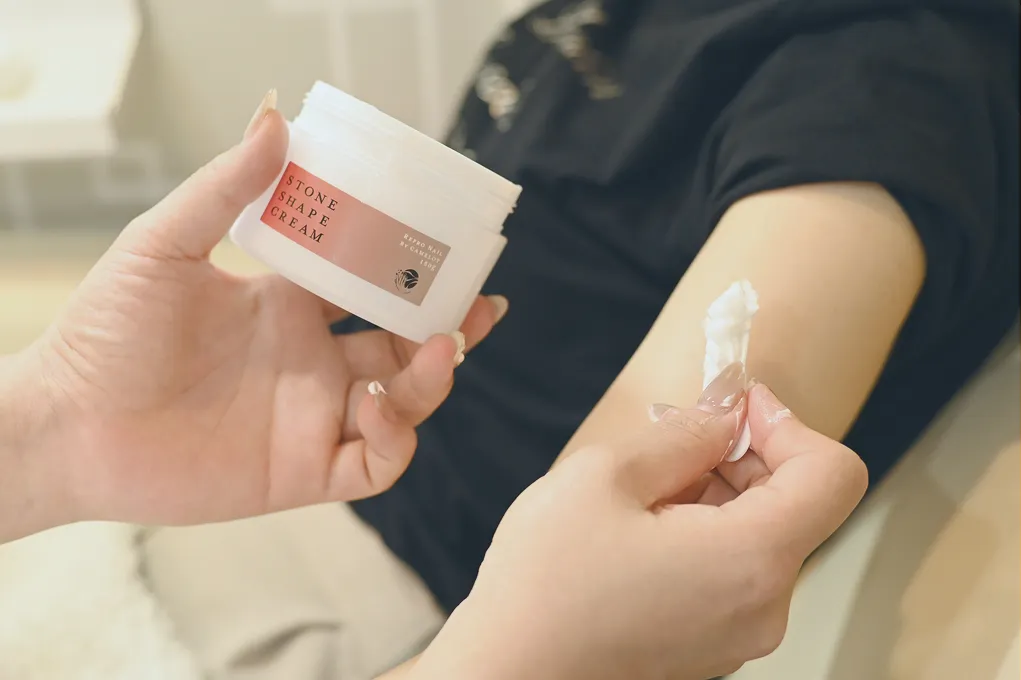 爪と手の再生美容「極上ハンドリプロ」